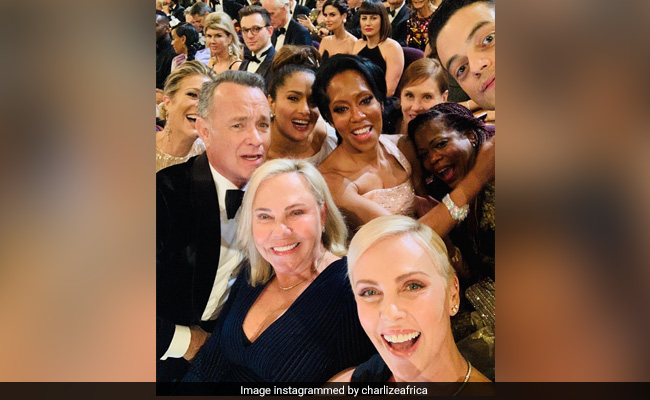 Oscars 2020: Count All The Celebs In Charlize Theron's Star-Studded Selfie