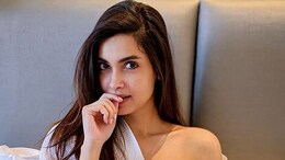 Here Is How Diana Penty Prefers To Eat Masala Dosa