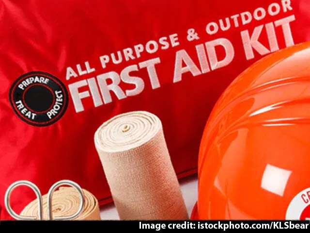 Create a Home First Aid Kit: कैसे तैयार करें फर्स्ट एड किट, इसमें क्या-क्या रखें