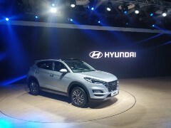 ऑटो एक्सपो 2020: ह्यूंदैई ने हटाया बिल्कुल नई टूसॉ फेसलिफ्ट SUV से पर्दा ऑटो एक्सपो 2020: ह्यूंदैई ने हटाया बिल्कुल नई टूसॉ फेसलिफ्ट SUV से पर्दा