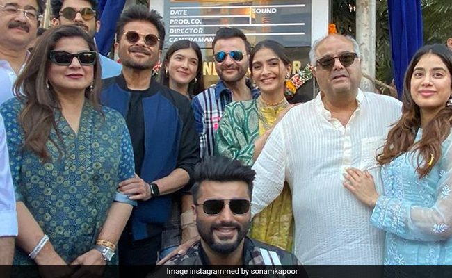 Sonam, Arjun, Janhvi And Other Kapoors Unveil The Surinder Kapoor Chowk In Mumbai. See Pics