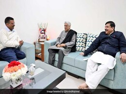 दिल्ली में शानदार जीत हासिल करने वाले अरविंद केजरीवाल से मिले जावेद अख्तर, कही यह बात... दिल्ली में शानदार जीत हासिल करने वाले अरविंद केजरीवाल से मिले जावेद अख्तर, कही यह बात...