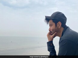 Anil Kapoor's <I>Jhakaas</I> Response To Fan Who Photoshopped Herself Into Pic Anil Kapoor's <I>Jhakaas</I> Response To Fan Who Photoshopped Herself Into Pic