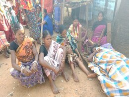 पुलिस के जवानों पर गर्भवती महिला सहित छह की बेरहमी से पिटाई का आरोप, एक की हालत गंभीर पुलिस के जवानों पर गर्भवती महिला सहित छह की बेरहमी से पिटाई का आरोप, एक की हालत गंभीर