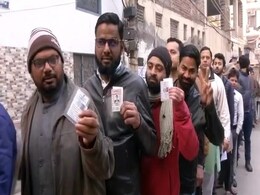 Delhi Poll of Exit Polls 2020: AAP तीसरी बार बना सकती है सरकार Delhi Poll of Exit Polls 2020: AAP तीसरी बार बना सकती है सरकार