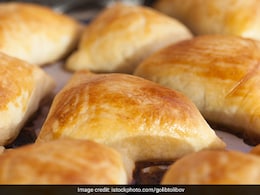 Chicken Puff, Pizza Puff And More: 5 Delicious Puff Recipes To Make With Evening Tea
