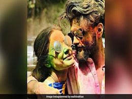 हिना खान ने बॉयफ्रेंड रॉकी संग होली पर मचाया हुड़दंग, अब वायरल हो रही हैं Photos हिना खान ने बॉयफ्रेंड रॉकी संग होली पर मचाया हुड़दंग, अब वायरल हो रही हैं Photos