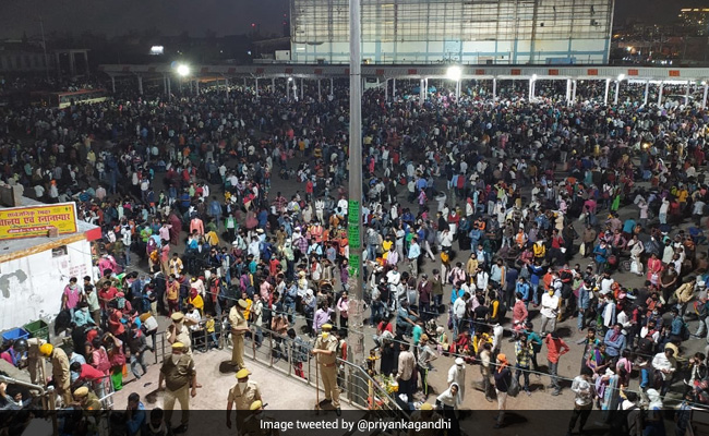 Thousands At Delhi Bus Station Amid COVID-19 Risk, Wait For Ride Home