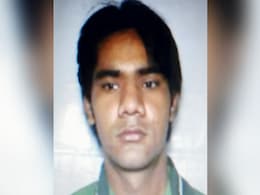 दिल्ली हिंसा : पार्षद ताहिर हुसैन का भाई शाह आलम पुलिस हिरासत में, अंकित शर्मा मर्डर केस में हो रही पूछताछ दिल्ली हिंसा : पार्षद ताहिर हुसैन का भाई शाह आलम पुलिस हिरासत में, अंकित शर्मा मर्डर केस में हो रही पूछताछ