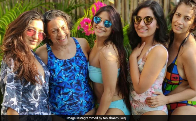 Tanishaa Mukerji's Birthday Celebration Pics With Tanuja Are All About "Fun"