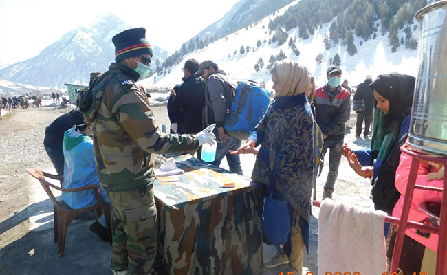 कोरोनावायरस के खिलाफ सेना ने संभाला जम्मू-कश्मीर और लद्दाख में मोर्चा, जारी किए हेल्पलाइन नंबर