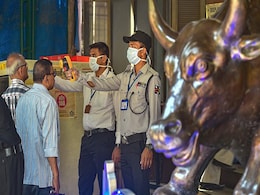 महाराष्ट्र : कोरोना संकट में काम कर रहे सरकारी कर्मचारियों के लिए जरूरी गाइडलाइन; रोजाना थर्मल स्क्रीनिंग, मास्क अनिवार्य महाराष्ट्र : कोरोना संकट में काम कर रहे सरकारी कर्मचारियों के लिए जरूरी गाइडलाइन; रोजाना थर्मल स्क्रीनिंग, मास्क अनिवार्य