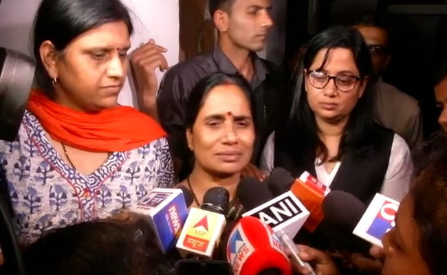 "I Hugged Her Photo": Nirbhaya's Mother On Rapists' Hanging
