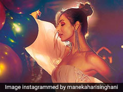 शीर ऑफ शोल्डर गाउन में नजर आईं मलाइका अरोड़ा, देखें खूबसूरत Pics