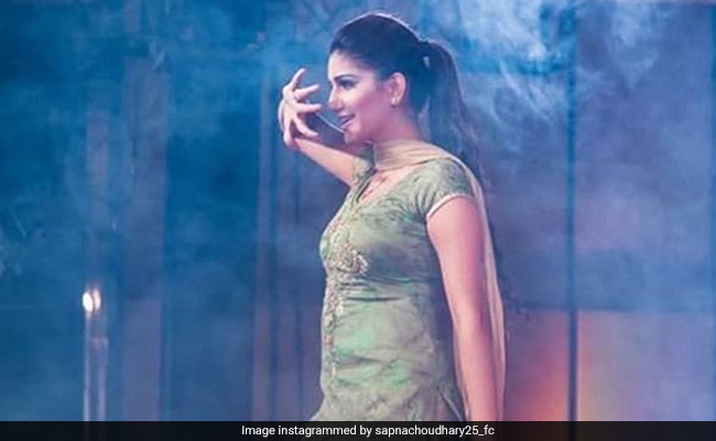 सपना चौधरी के लेटेस्ट डांस वीडियो का तहलका, बार-बार देखा जा रहा Video