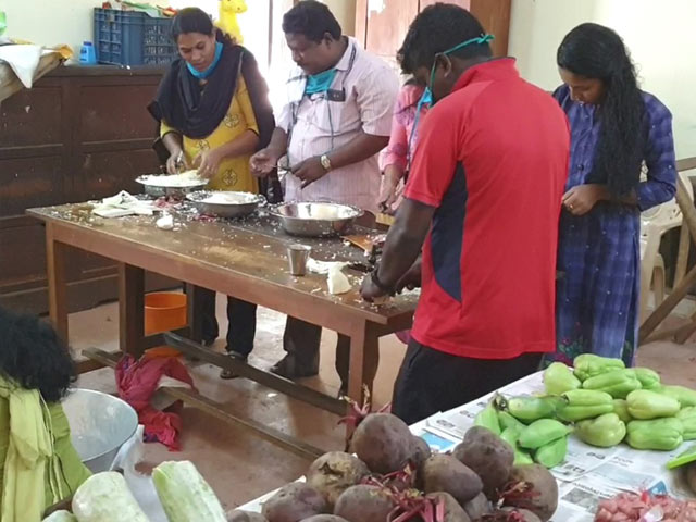 Coronavirus lockdown: लाखों लोगों के लिए राहत का सबब बना सामुदायिक रसोईघर