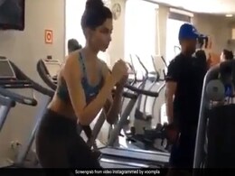 Deepika Padukone का जिम वीडियो हुआ वायरल, यूनिक स्टाइल में किया एक्सरसाइज-देखें Video Deepika Padukone का जिम वीडियो हुआ वायरल, यूनिक स्टाइल में किया एक्सरसाइज-देखें Video