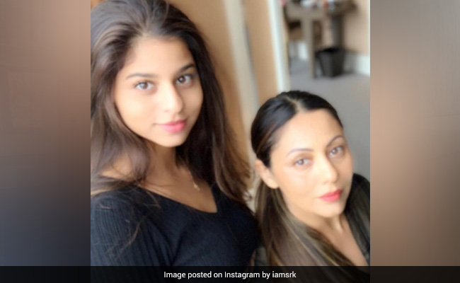 Gauri Khan Is Busy "Learning" Make-Up Tips From Daughter Suhana