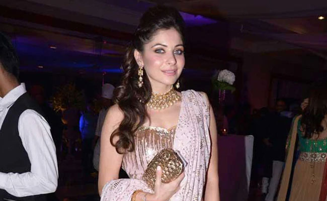 कुछ ऐसे प्रसिद्ध कमेंटेटर हर्षा भोगले अप्रत्यक्ष रूप से गायिका कनिका कपूर पर बरसे