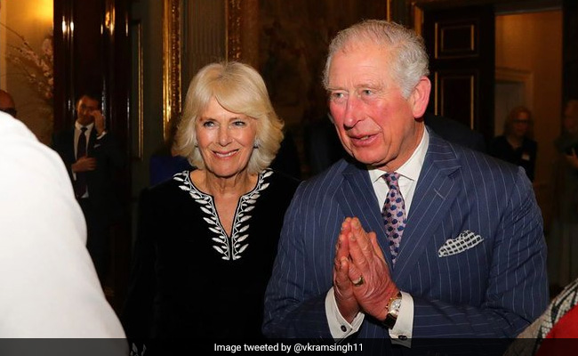 Coronavirus: नमस्ते बना नया Trend, प्रिंस चार्ल्स से लेकर फ्रांस के राष्ट्रपति तक... Videos में देखें ऐसे एक दूसरे से मिल रहे लोग