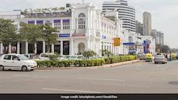 Child Among 2 Injured After Traffic Pole Collapses In Delhi's Connaught Place