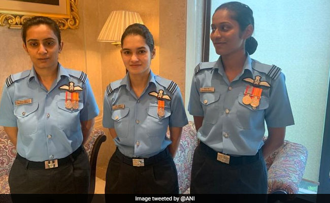 Indian Air Force's First 3 Female Fighter Pilots Get "Nari Shakti Puraskar"