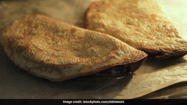 Tandoori Mushroom Cheela - Give Your Regular Cheela A Tandoori Twist With This Interesting Recipe