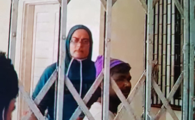 Lockdown: मुंबई में मजदूरों, बेघरों और भिखारियों के लिए बने रिलीफ कैम्प में NRI!