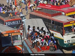 India's Highways Filled With Poor Families Walking Home India's Highways Filled With Poor Families Walking Home