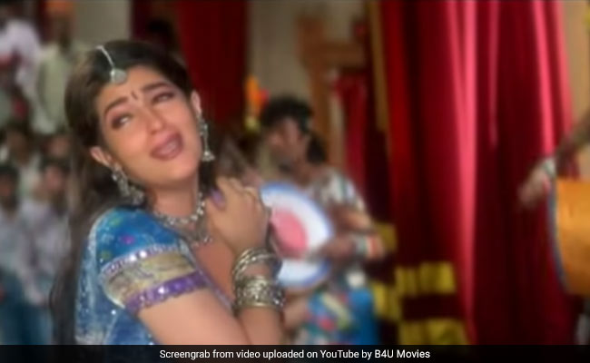 "<i>Mela</i>s Can Be Hazardous To Health," As Twinkle Khanna Knows All Too Well. Read Her Tweet