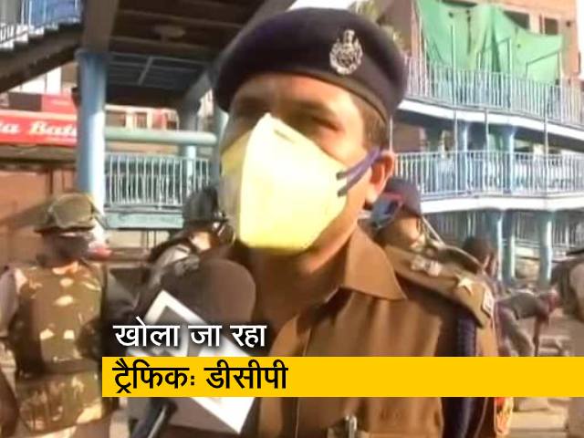 Video: शाहीन बाग में कुछ लोगों हिरासत में लिया गया: डीसीपी