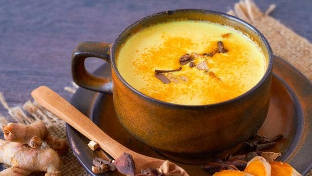 Turmeric milk has many benefits such as improving immunity