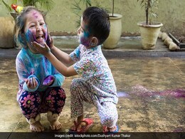 Holi 2020: बच्चों के साथ होली खेलते वक्त इन बातों का रखें ध्यान, बरतें ये सावधानियां Holi 2020: बच्चों के साथ होली खेलते वक्त इन बातों का रखें ध्यान, बरतें ये सावधानियां