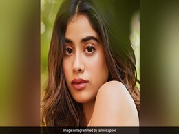 जान्हवी कपूर के 23वें बर्थडे पर बहन अंशुला कपूर ने शेयर की फोटो, एक्ट्रेस ने काटे चार केक! जान्हवी कपूर के 23वें बर्थडे पर बहन अंशुला कपूर ने शेयर की फोटो, एक्ट्रेस ने काटे चार केक!