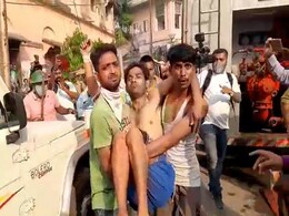 कोलकाता: Coronavirus के खौफ के चलते कैदियों ने की पैरोल पर रिहा करने की मांग, सुरक्षाकर्मियों के संग हुई झड़प कोलकाता: Coronavirus के खौफ के चलते कैदियों ने की पैरोल पर रिहा करने की मांग, सुरक्षाकर्मियों के संग हुई झड़प