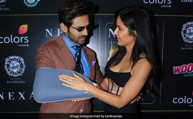 When Kartik Aaryan Had A "Routine Checkup With Doctor Katrina" In The Middle Of An Event