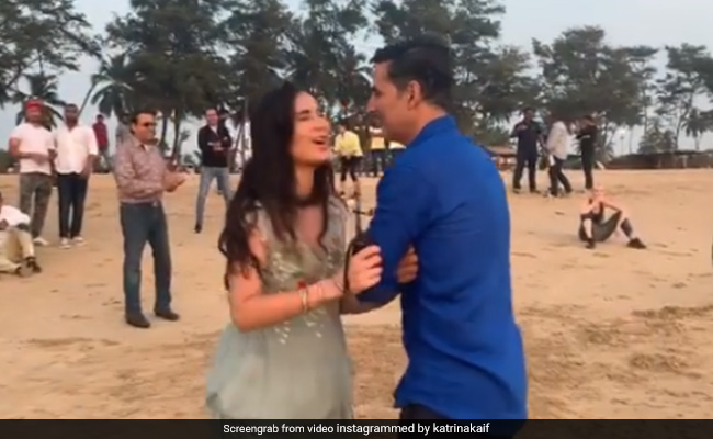 Katrina Kaif Plays 'Dog And The Bone' On <I>Sooryavanshi</i> Sets. Team Captain - Akshay Kumar