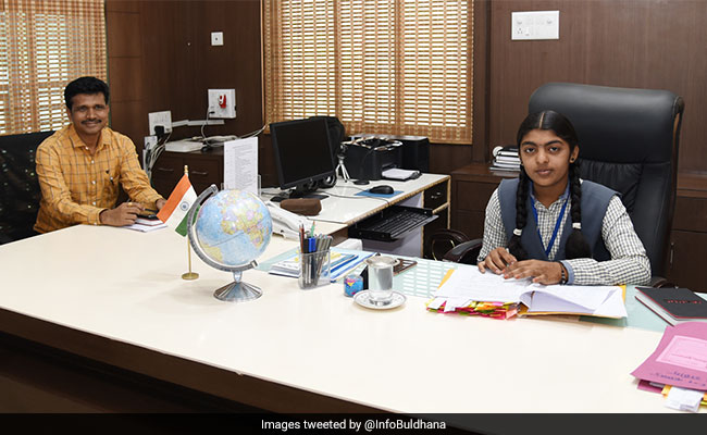Women's Day 2020: This Week, Schoolgirls Are Buldhana District's "<i>Nanhi</i> Collectors"