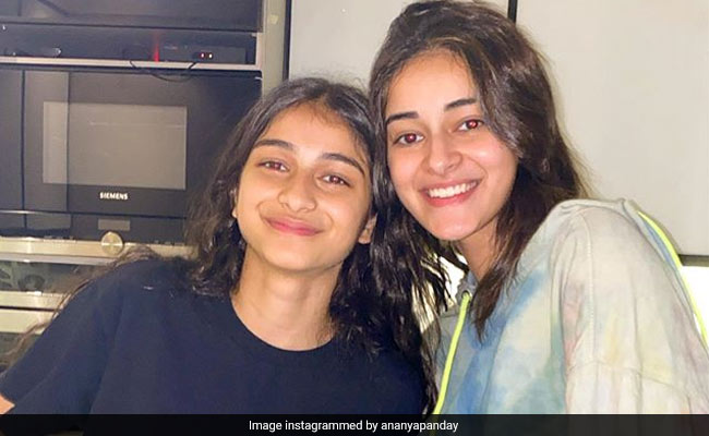 Here's What Ananya Panday Did While Sister Rysa Baked Cookies