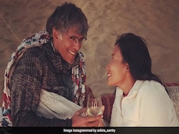 Coronavirus: सोशल डिस्टेंसिंग से परेशान हुई मिलिंद सोमन की पत्नी तो Throwback Pic की शेयर, लिखा... Coronavirus: सोशल डिस्टेंसिंग से परेशान हुई मिलिंद सोमन की पत्नी तो Throwback Pic की शेयर, लिखा...