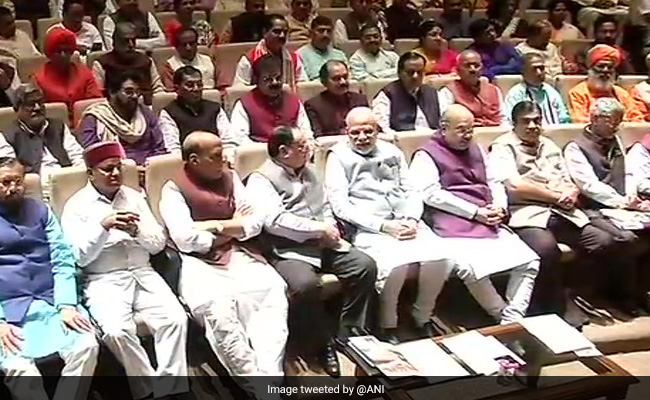 प्रधानमंत्री मोदी ने पूर्व पीएम मनमोहन सिंह पर बिना नाम लिए कसा तंज, कुछ लोगों को 'भारत माता की जय' बोलने में बू आती है