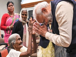 98 वर्षीय बुजुर्ग महिला ने कहा- 'चौथी पास की है, मुझे और पढ़ना है...' कहानी सुन पीएम मोदी ने जोड़ लिए हाथ, देखें Video 98 वर्षीय बुजुर्ग महिला ने कहा- 'चौथी पास की है, मुझे और पढ़ना है...' कहानी सुन पीएम मोदी ने जोड़ लिए हाथ, देखें Video