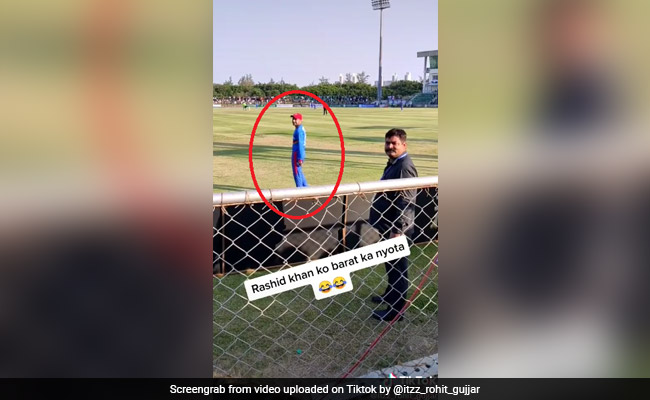 भारतीय फैन्स ने बाउंड्री पर खड़े राशिद खान को कहा- 'मेरी बारात में आना...' पीछे देखकर किया कुछ ऐसा... देखें Video