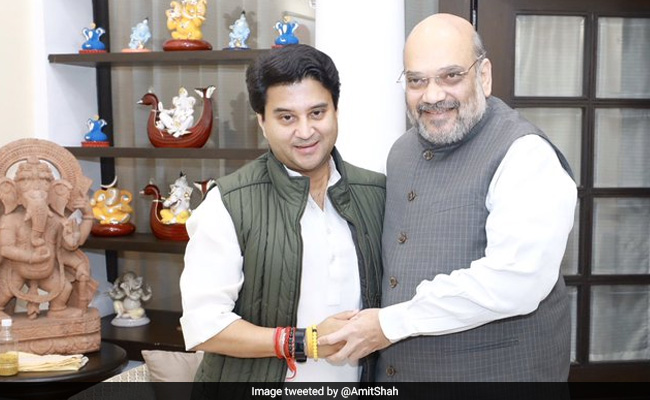 BJP Leaders Meet Amit Shah In Delhi Hours Before Madhya Pradesh Floor Test