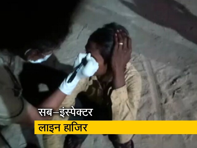 Video: मध्यप्रदेश में सब- इंस्पेक्टर ने लॉकडाउन का उल्लंघन करने पर मजदूर के माथे पर लिखा
