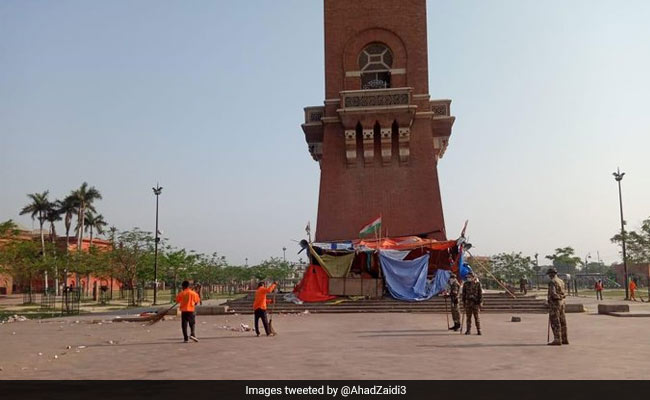 Lucknow's Ghantaghar Sanitised After Anti-CAA Protest Suspended Over Coronavirus