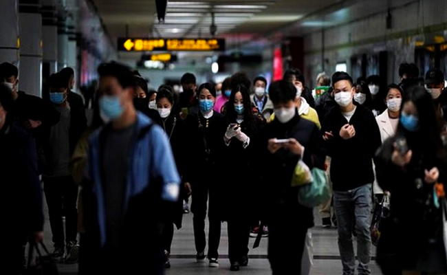 China Reports No New Coronavirus Deaths, Decrease In Imported Cases