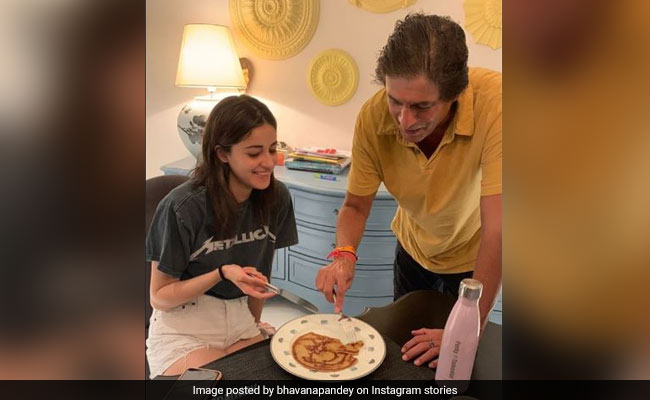 Ananya Panday Feasts On Pancakes Prepared By Her "Chef" Father Chunky Panday