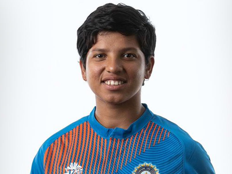 T20 World Cup: इंग्लैंड से मैच हारा भारत, लेकिन इस युवा बल्लेबाज ने जीता फैंस का दिल, नीलामी में मिली थी मोटी रकम