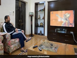 लॉकडाउन के बीच आज प्रसारण हुआ रामायण का पहला एपिसोड, प्रकाश जावड़ेकर ने भी टीवी पर देखा लॉकडाउन के बीच आज प्रसारण हुआ रामायण का पहला एपिसोड, प्रकाश जावड़ेकर ने भी टीवी पर देखा